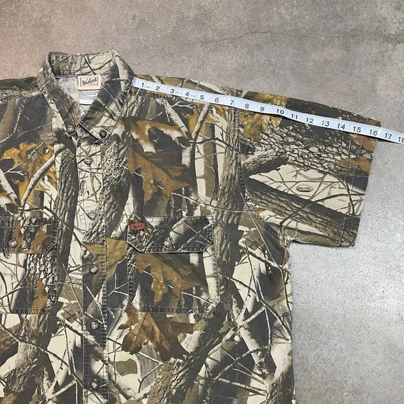 Vintage Woolrich Realtree Hardwoods Camo Button Shirt - Picture 6 of 8